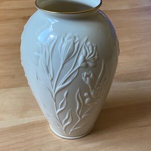 Lenox Ivory Vase with Gold Trim